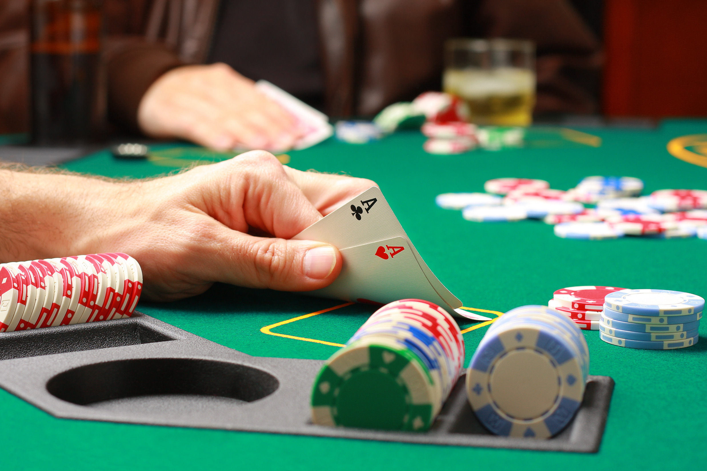 Зависимость от покера